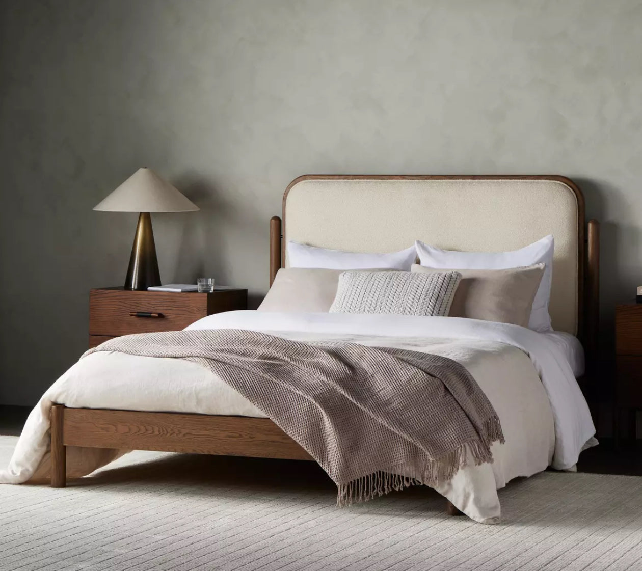 Oak Upholstered BED The House of Barrie SA DE CV