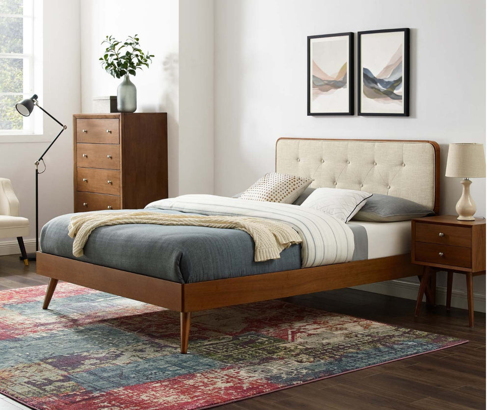 Cama de plataforma de madera con patas separadas 